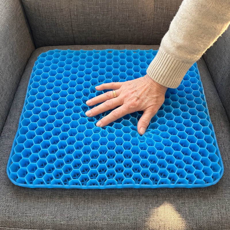 Hand pressing into the CellGel+ honeycomb gel
